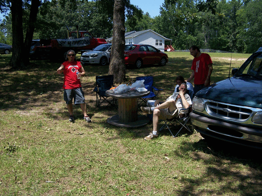 The_Drinking_Show_at_the_Pork_Chop_Festival_2012_13.gif