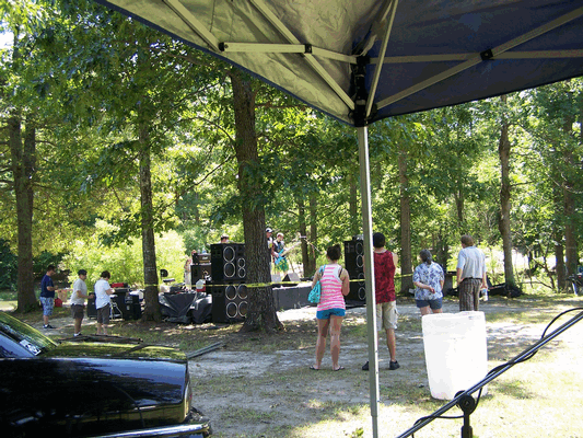 The_Drinking_Show_at_the_Pork_Chop_Festival_2012_8.gif